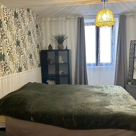 Proche Pau Et Lourdes Bed & Breakfast *